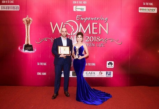 trung tam tham my thuys vinh danh top 10 tapchithoidai