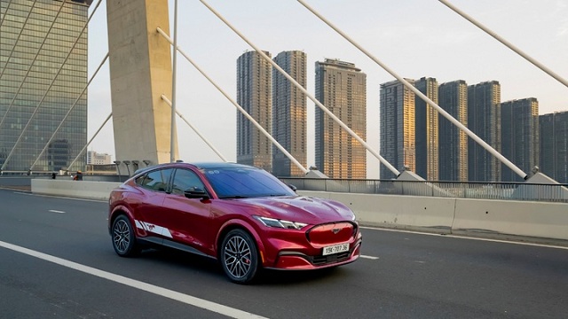 Mustang Mach-E hạ còn 1,699 tỷ, Ford mở rộng cuộc chơi xe điện