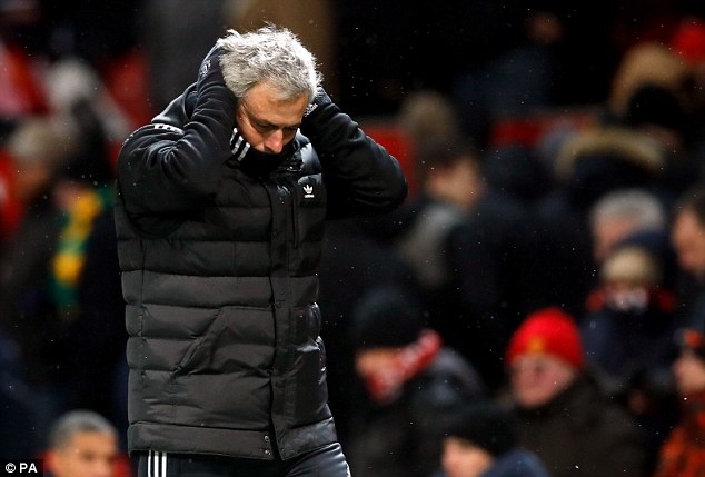 morinho tuc gian hoc tro