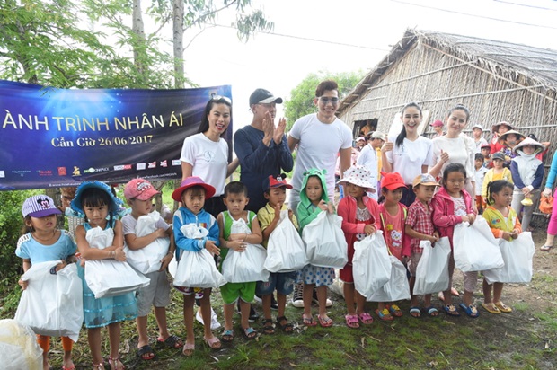 9 hoa hau dai duong tang qua cho thieng lieng van hoa doanh nhan