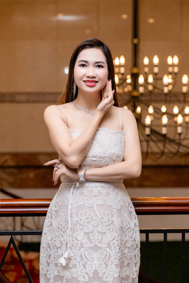 nu doanh nhan le thu huyen nu hoang livestream vuot qua vung an toan de cham den thanh cong toancanhbaochi2