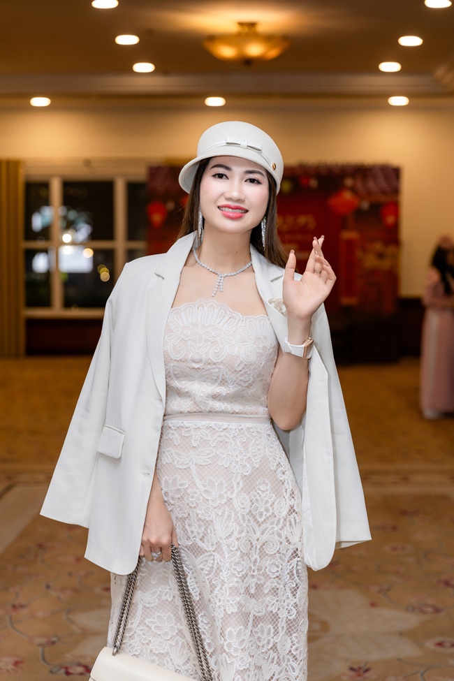 nu doanh nhan le thu huyen nu hoang livestream vuot qua vung an toan de cham den thanh cong toancanhbaochi5