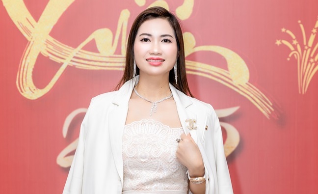 nu doanh nhan le thu huyen nu hoang livestream vuot qua vung an toan de cham den thanh cong toancanhbaochi6
