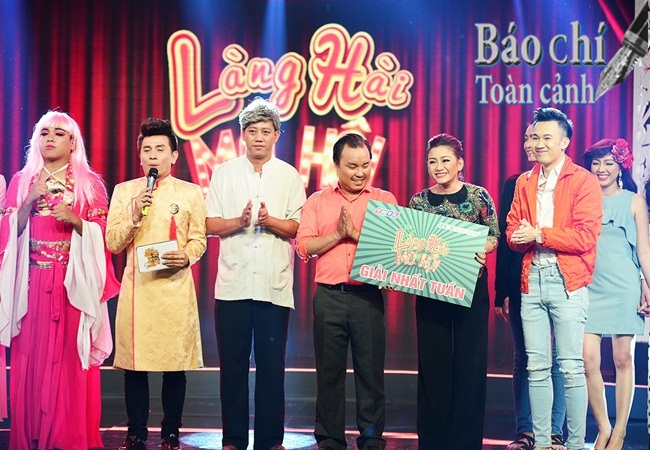 doi dom dom tang 50 trieu dong tien thuong cho nguoi ngheo xay nha.18
