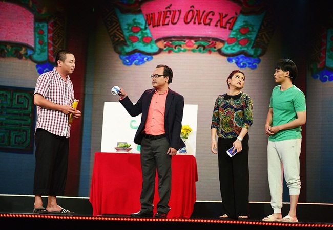 doi dom dom tang 50 trieu dong tien thuong cho nguoi ngheo xay nha.2
