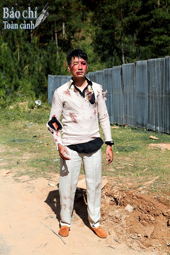 Nguyen Phi Hung Duong Cam Lynh bam dap trong Mat Na Mau.7