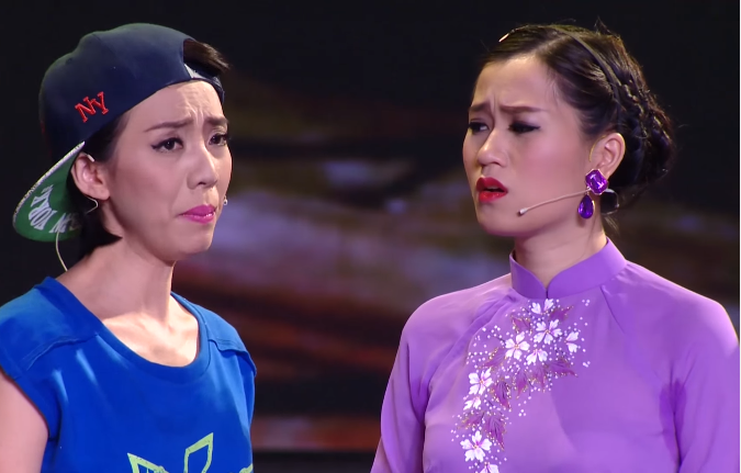 NSUT Hoai Linh dien xuat cung khach moi trong liveshow.11.toancanhbaochi.net