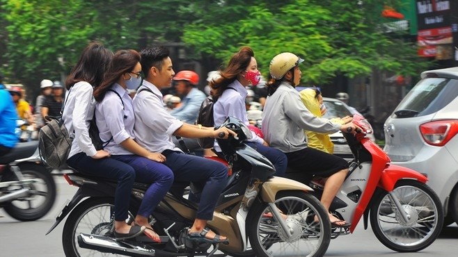Tranh cai quy dinh phat hoc sinh vi pham giao thong nghi hoc