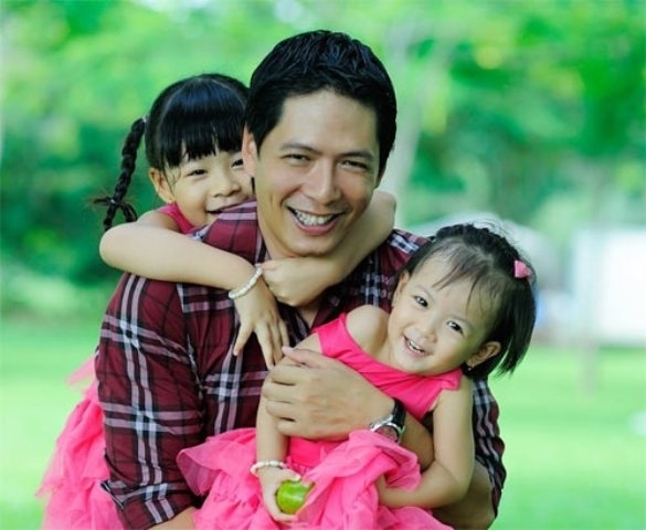 bi quyet cham soc hai con gai cua dien vien binh minh toancanhbaochi.net