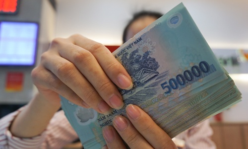 Vuot xa bat dong san ngan hang lai khung nhat nam