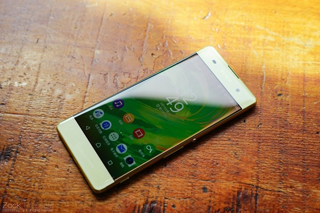Xperia XA