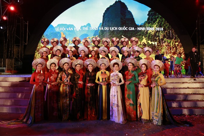 ao dai viet hung