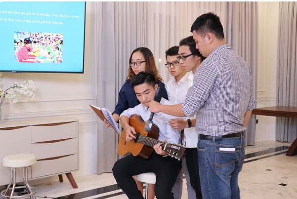 chuyen nghe kick off
