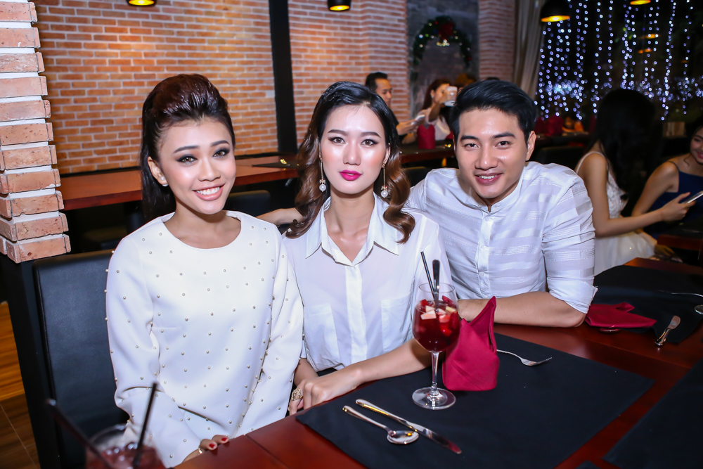 khai truong nha hang canada9