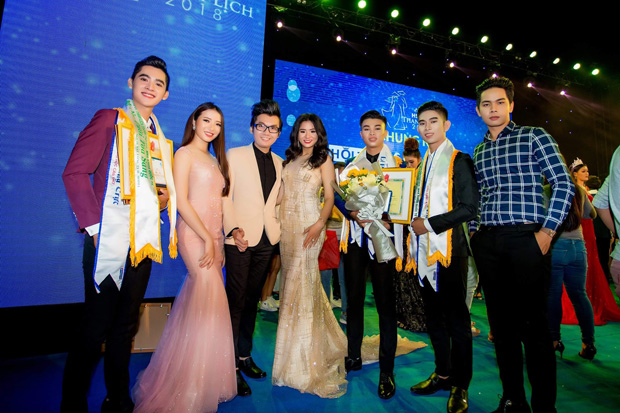 ky quoc dat ck hssv thanh lich tapchithoidai 11