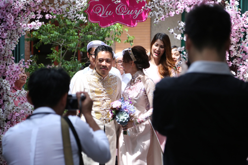 victor vu mac ao dai di hoi cuoi dinh ngoc diep 1