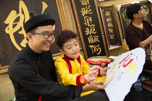 ben lee ao dai xuan 1