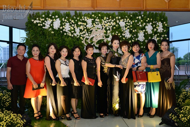 1 vu thuy nga tiec tri an
