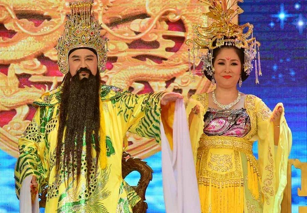 bao quoc hong van hoi ngo 1
