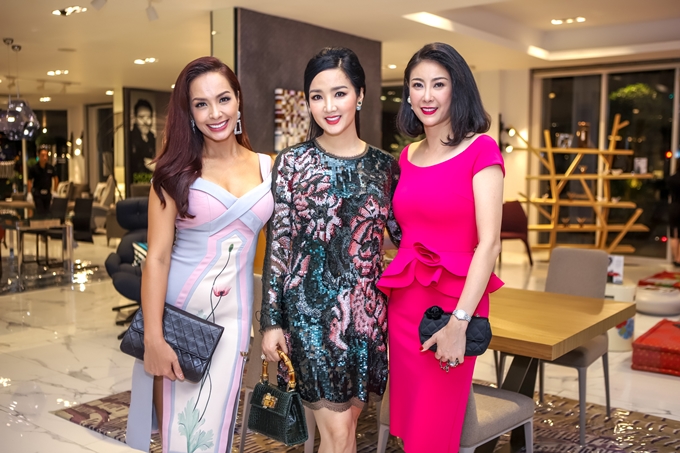 ha kieu anh du su kien