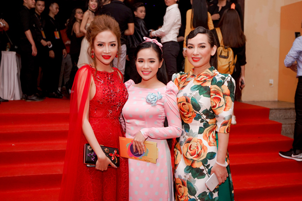 ngo thai ngan tapchithoidai 1