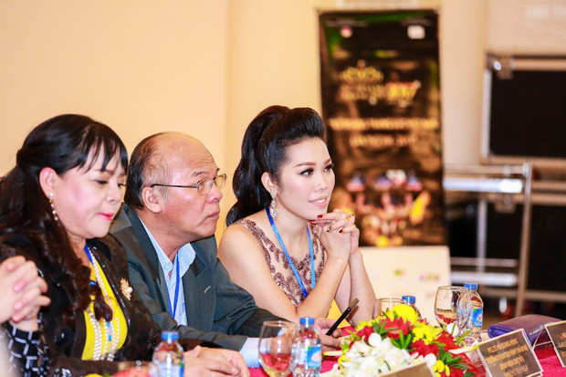 nguyen thuy oanh tapchithoidai 4