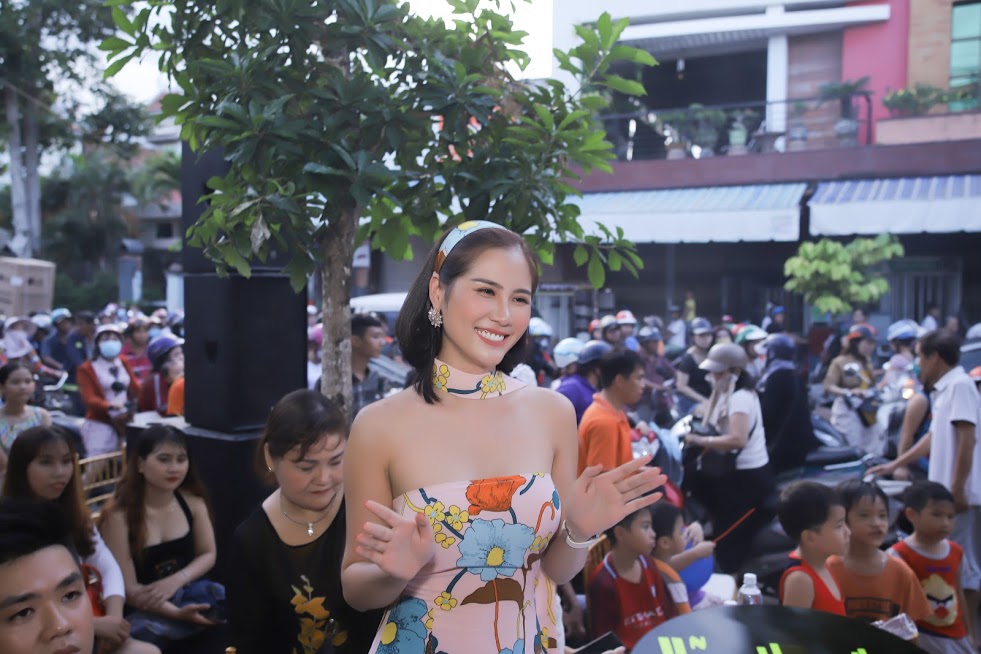 hoang hanh 2