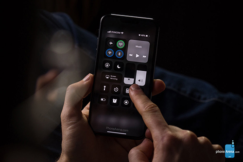 ios 13 che do toi dark mode