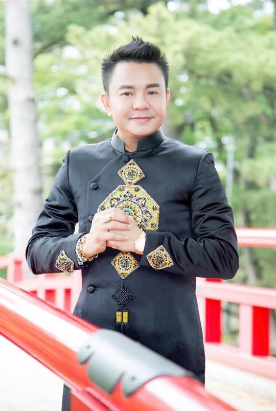 nam vuong huy hoang tapchithoidai 7