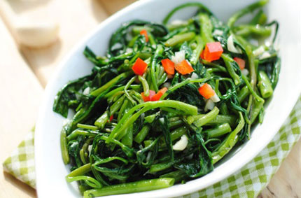 rau muong xao toi 1