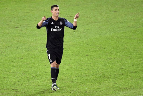 ronaldo can dich messi