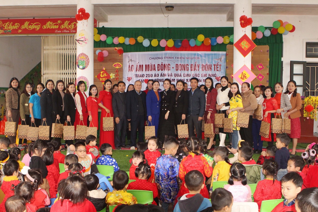 ao am mua dong dong day don tet 3