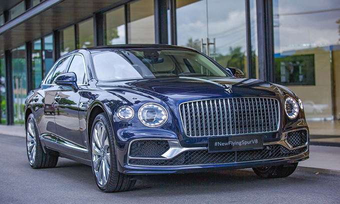Bentley Flying Spur V8 VNE 1 1 2373 8118 1636076539