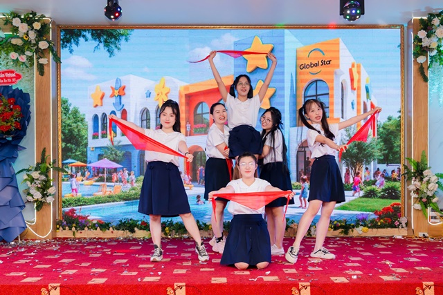 Global Star School9