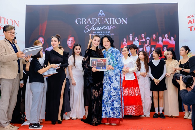 Diễn xuất không phải là sự bắt chước: Góc nhìn từ Lydia Park 