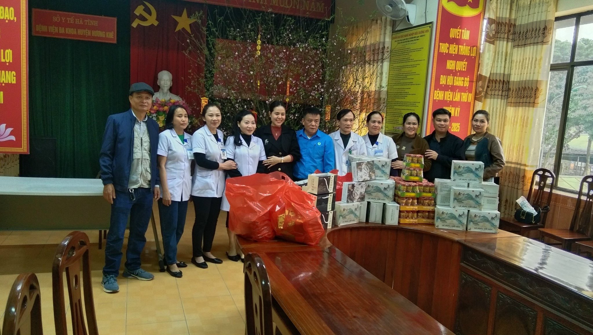 a hau bich ngoc tang qua tai benh vien da khoa huong khe ha tinh toanchibaochi