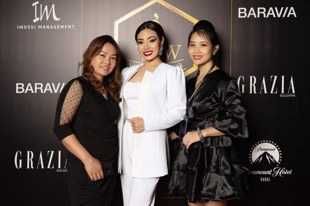 fashion stylist mimi cao nguoi phu nu dang sau su thanh cong cua miley ceo fashion design