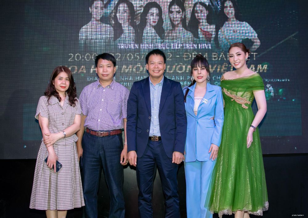 hoa hau quy ba viet nam