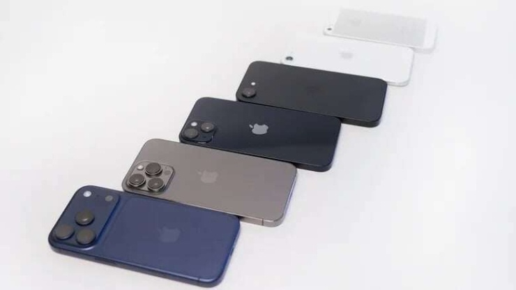 iPhone 2007 và iPhone 2026: Công nghệ đã thay đổi như thế nào sau gần 20 năm?