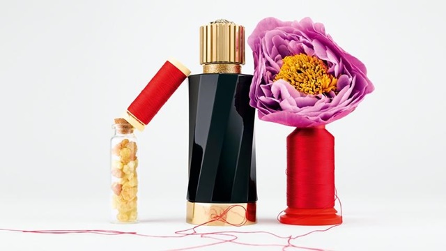 milan chinh thuc cho ra mat bo suu tap nuoc hoa sang trong atelier versace wshowbiz 1