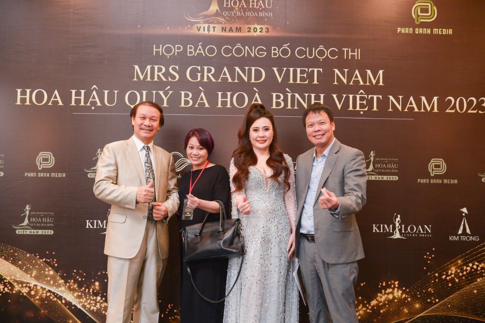 phan kim oanh hoa hau hoa binh