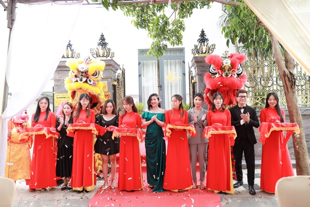 khai truong spa dao kim cuong 10
