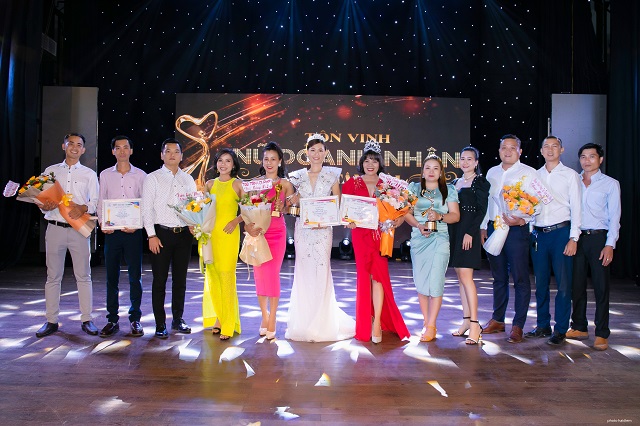 tran hong lan thuong hieu sac tam tai