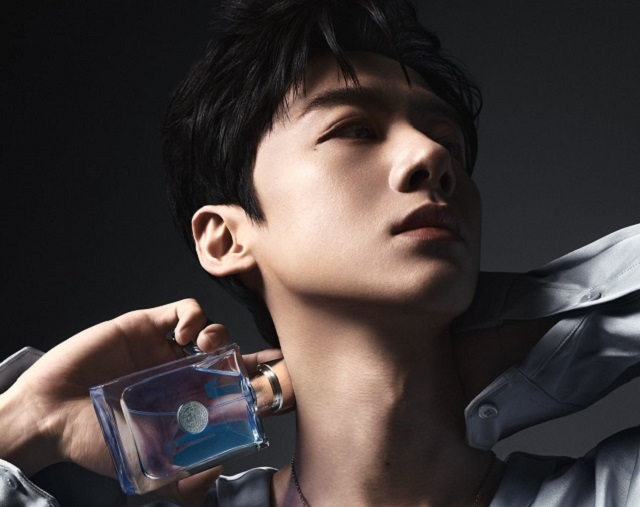 versace 7 5 1a